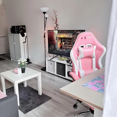 Appartement Lovely Next To The Metro Station And Shopping Malls - 16mins To Center, Convenient, Peaceful Helsinki