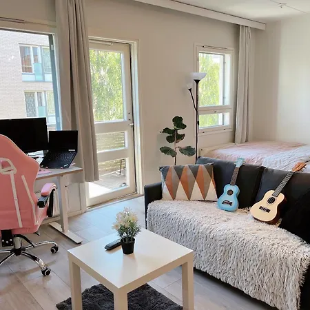Lovely Next To The Metro Station And Shopping Malls - 16mins To Center, Convenient, Peaceful Apartment *