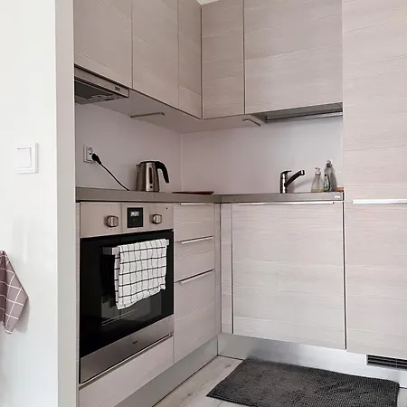 Apartment Lovely Next To The Metro Station And Shopping Malls - 16mins To Center, Convenient, Peaceful *