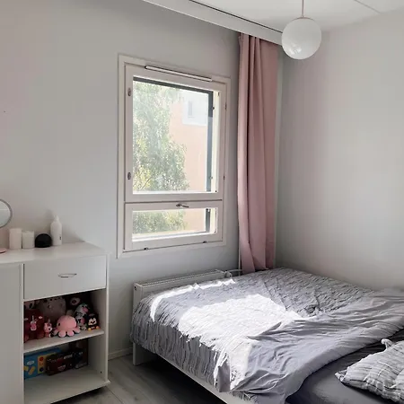 Lovely Next To The Metro Station And Shopping Malls - 16mins To Center, Convenient, Peaceful *