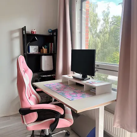 Lovely Next To The Metro Station And Shopping Malls - 16mins To Center, Convenient, Peaceful Apartment Helsinki