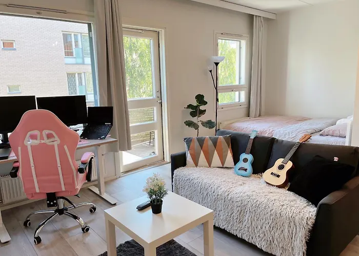 Lovely Next To The Metro Station And Shopping Malls - 16mins To Center, Convenient, Peaceful דירה *