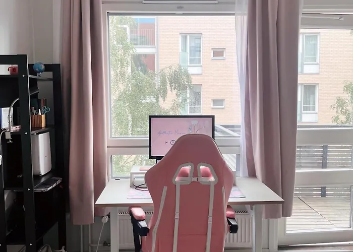 Lovely Next To The Metro Station And Shopping Malls - 16mins To Center, Convenient, Peaceful דירה