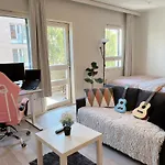 Lovely Next To The Metro Station And Shopping Malls - 16mins To Center, Convenient, Peaceful Huoneisto *